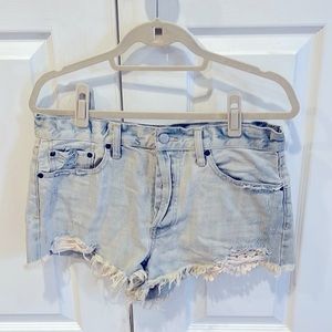 FREE PEOPLE We the Free Daisy Chain Jean shorts, size 30, like new!